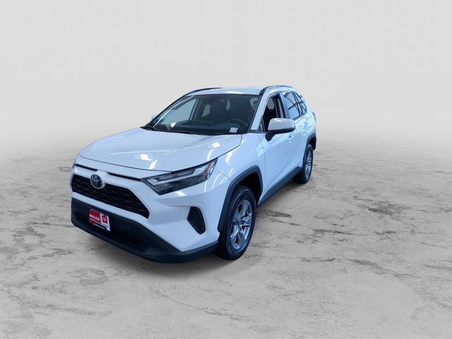 Used 2025 Toyota RAV4 XLE AWD/4WD image 6