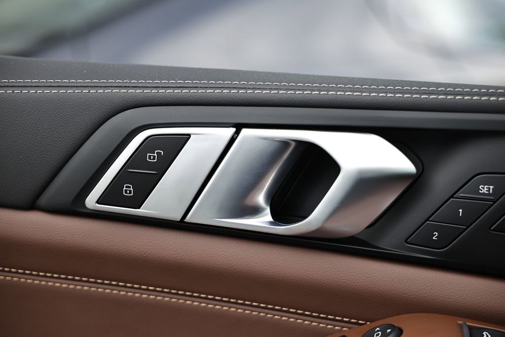 New 2026 BMW X5 xDrive50e w/ M Sport Package image 16