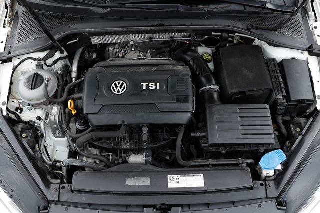 Used 2017 Volkswagen Golf SE FWD image 23