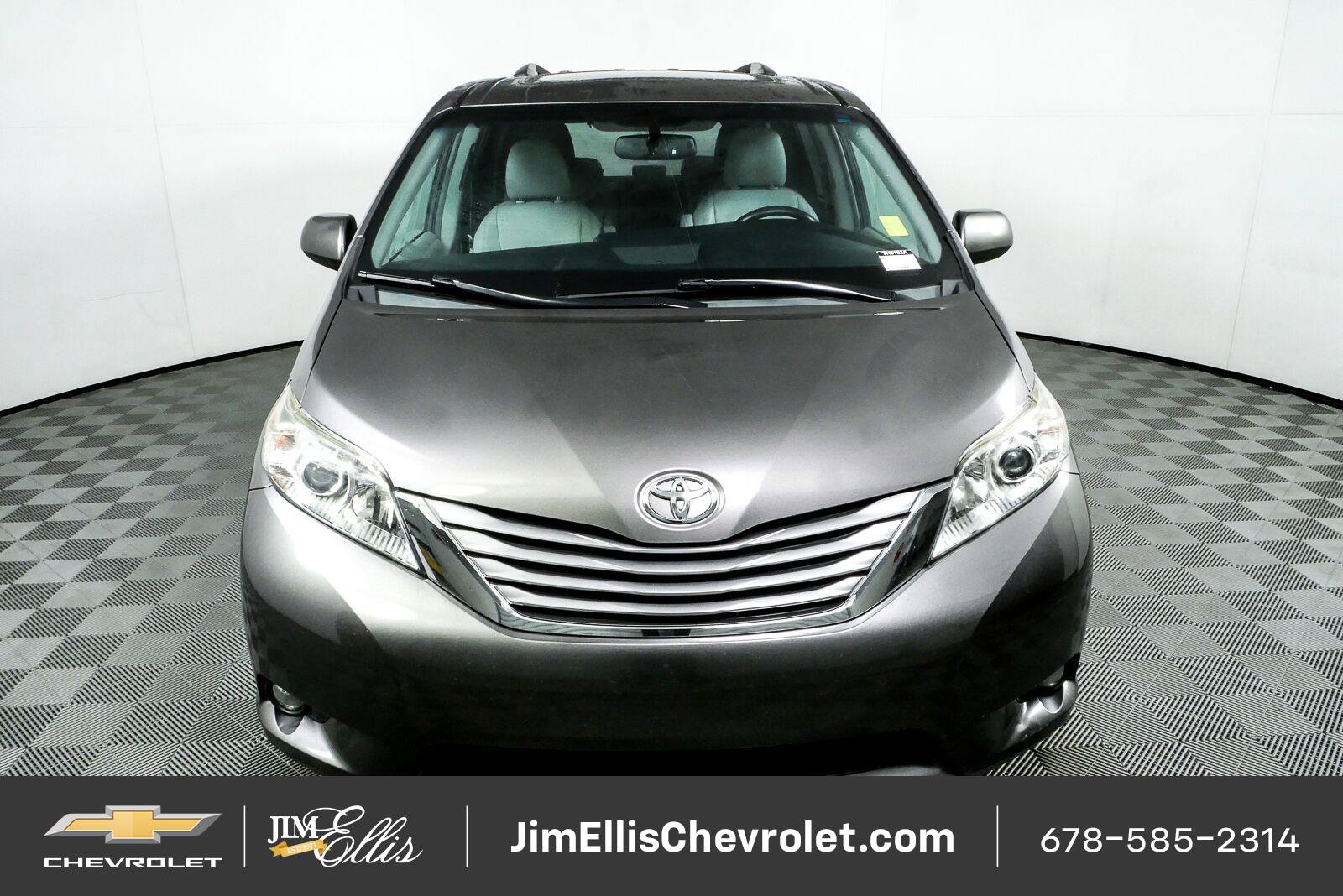 Used 2016 Toyota Sienna XLE FWD image 24