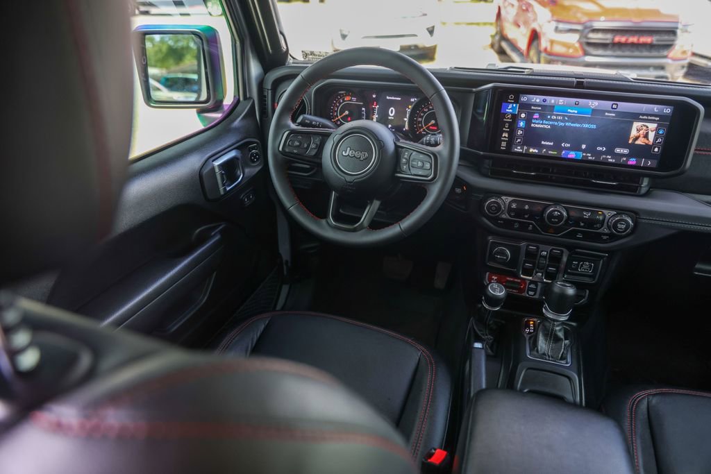 Used 2024 Jeep Wrangler Unlimited Rubicon w/ Convenience Group AWD/4WD image 25