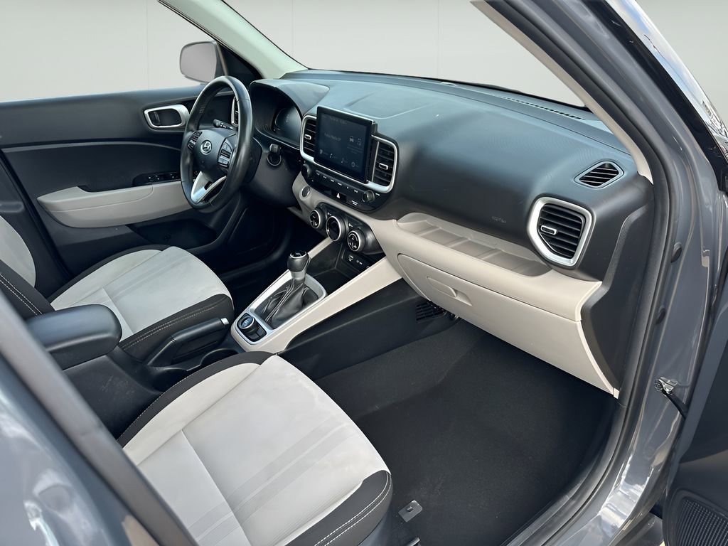 Used 2024 Hyundai Venue SEL image 27