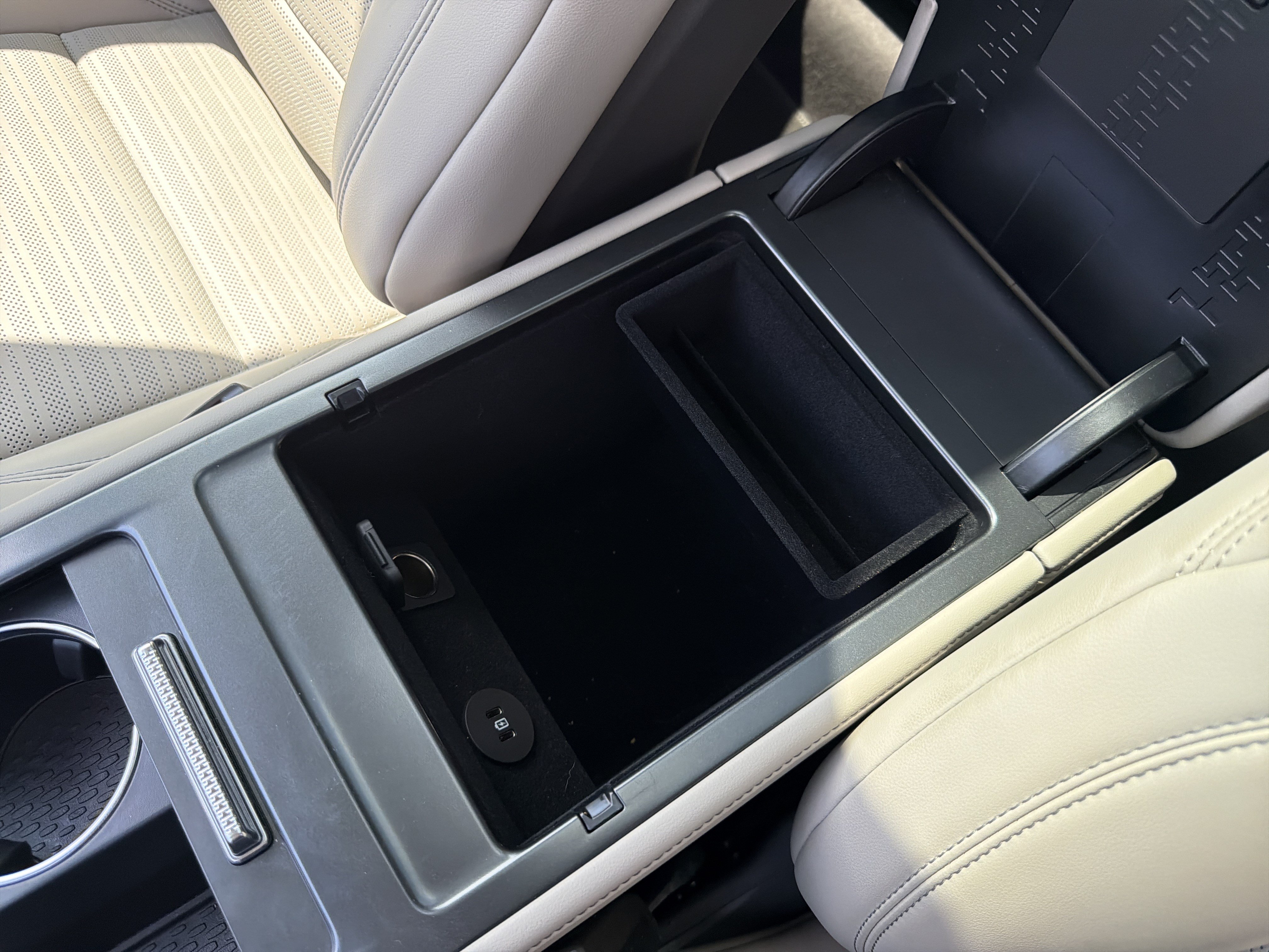 Used 2025 Lincoln Nautilus Reserve AWD/4WD image 47