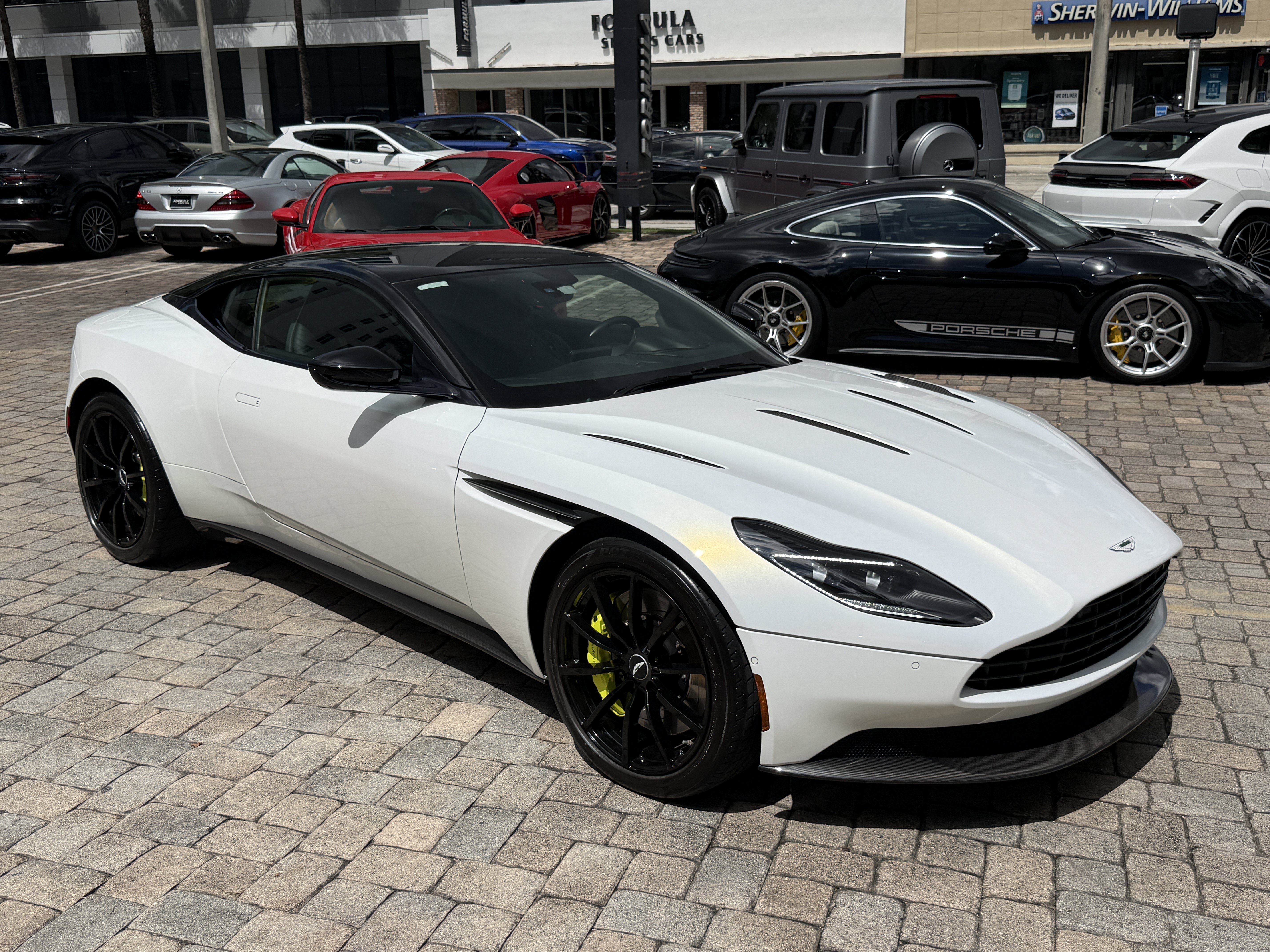Used 2020 Aston Martin DB11 AMR RWD image 11