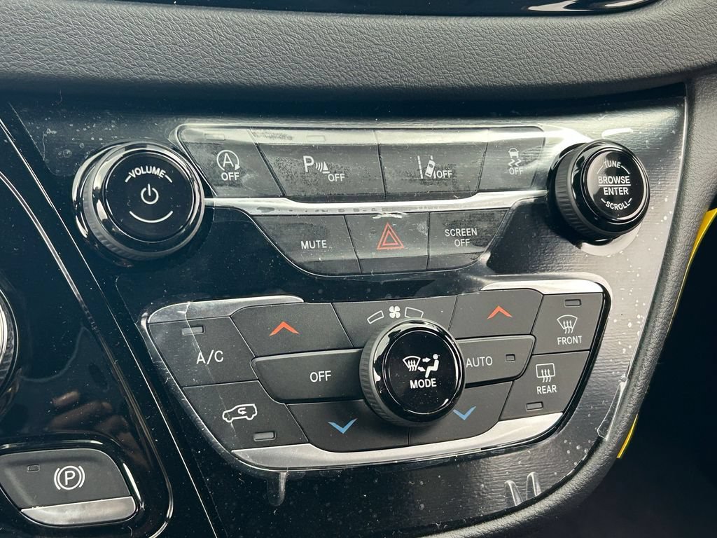 New 2026 Chrysler Voyager LX FWD image 17