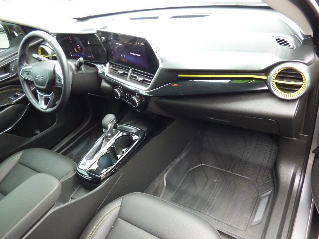 Used 2024 Chevrolet Trax ACTIV w/ Sunroof Package FWD image 12