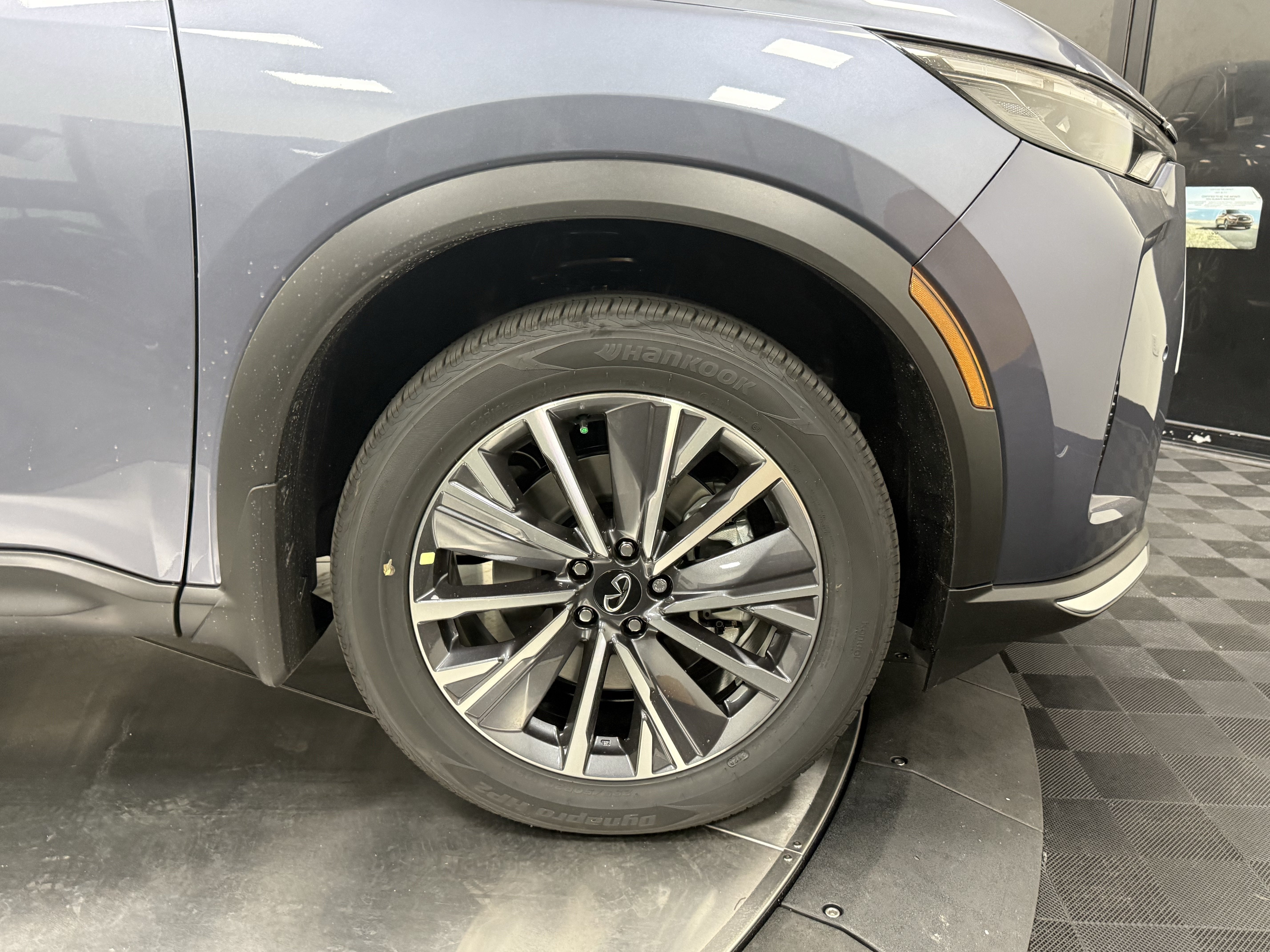 Certified 2027 INFINITI QX60 Luxe w/ Cargo Package FWD image 9