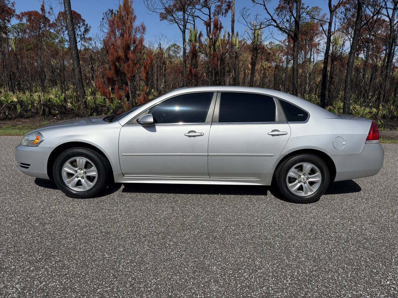 Used 2014 Chevrolet Impala Limited LS FWD image 2