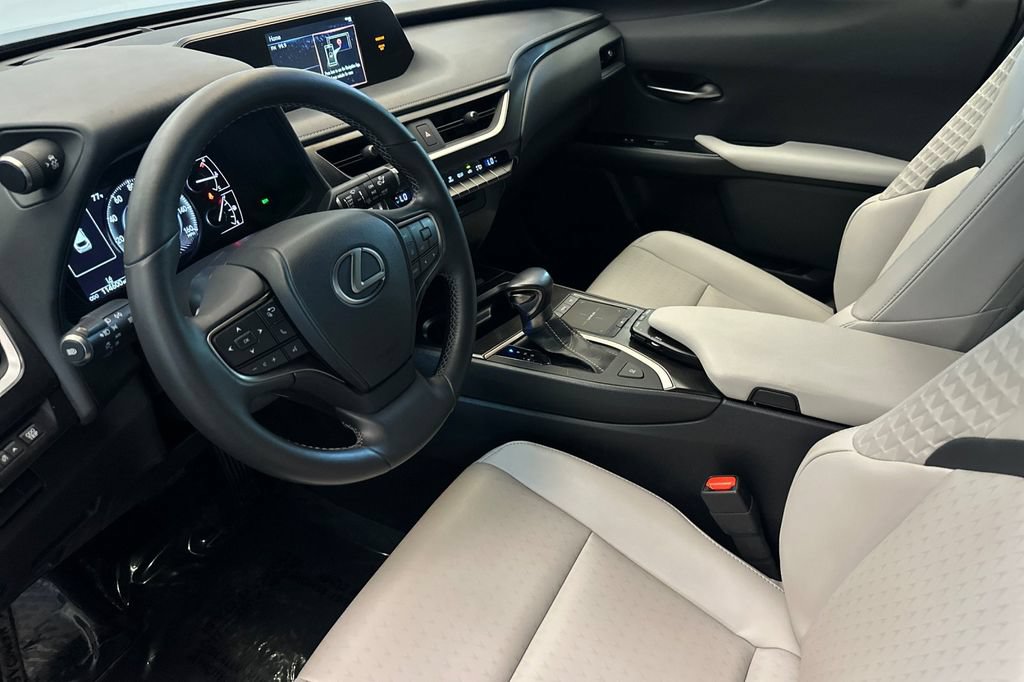 Used 2022 Lexus UX 200 FWD image 10