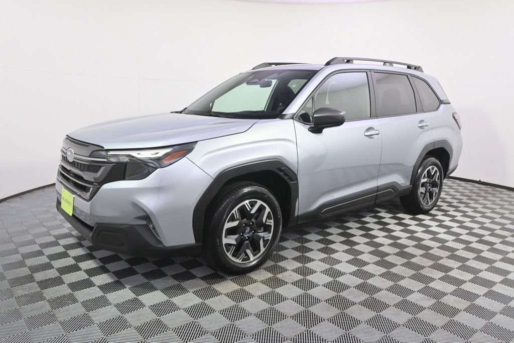 Used 2025 Subaru Forester Premium AWD/4WD image 2