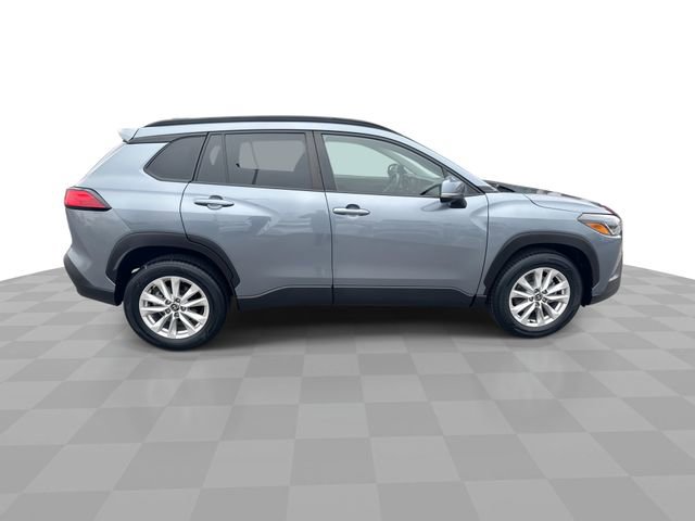 Used 2022 Toyota Corolla Cross LE image 9