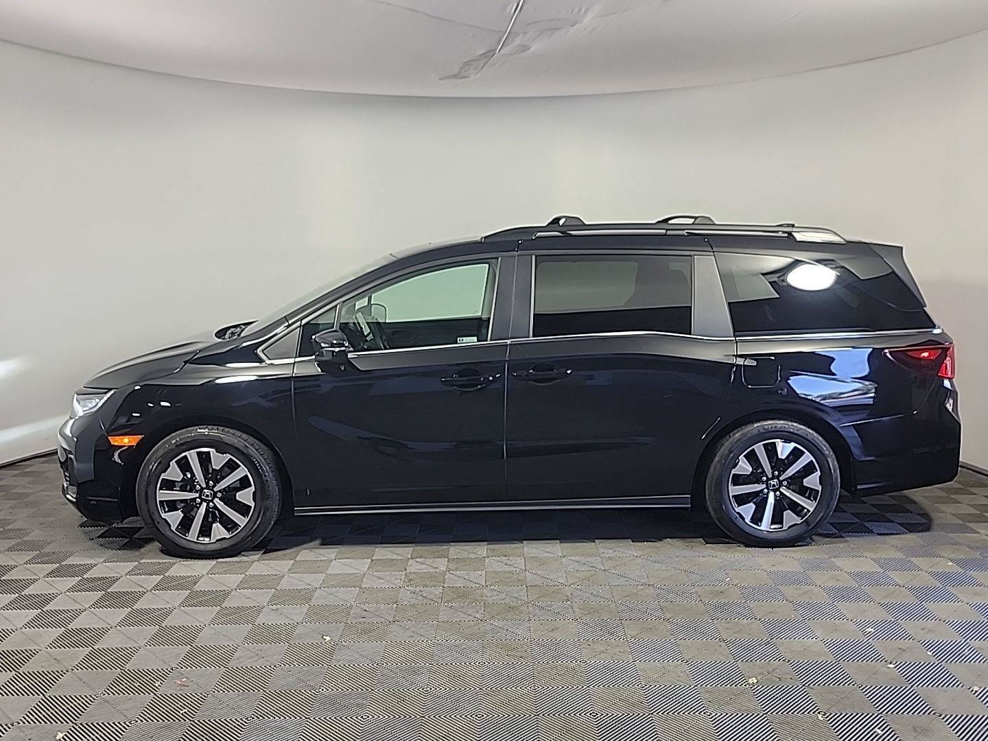 Certified 2025 Honda Odyssey EX-L image 12