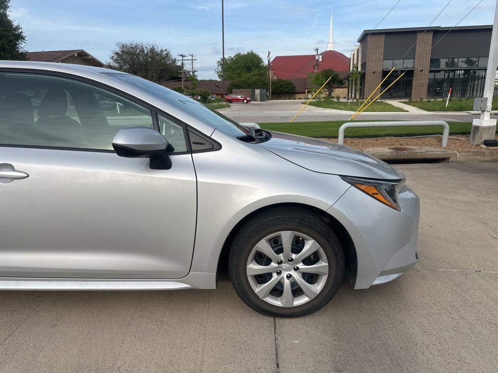 Used 2020 Toyota Corolla LE FWD image 7