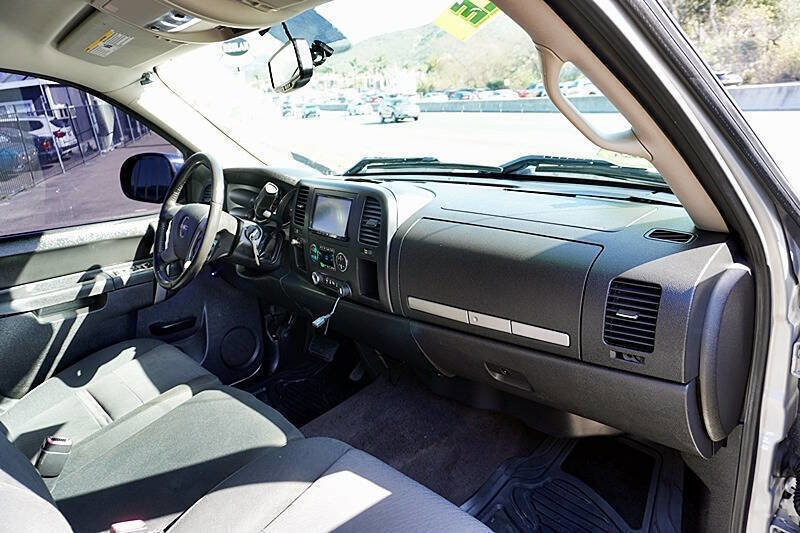 Used 2010 GMC Sierra 1500 SLE w/ Regional Value Package image 14