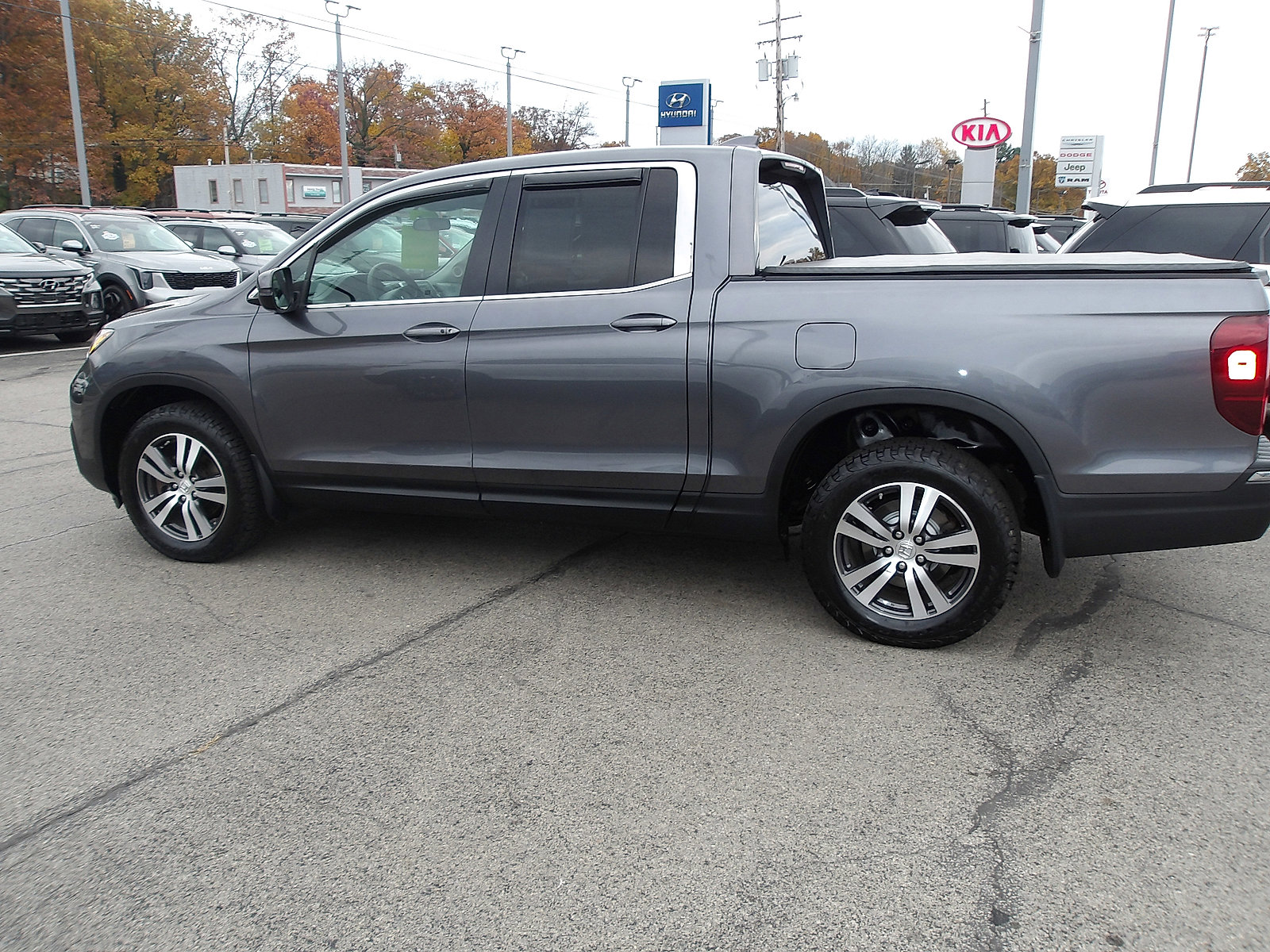 Used 2017 Honda Ridgeline RTS image 4