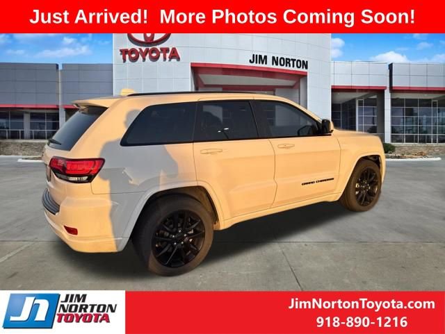 Used 2019 Jeep Grand Cherokee Altitude RWD image 3