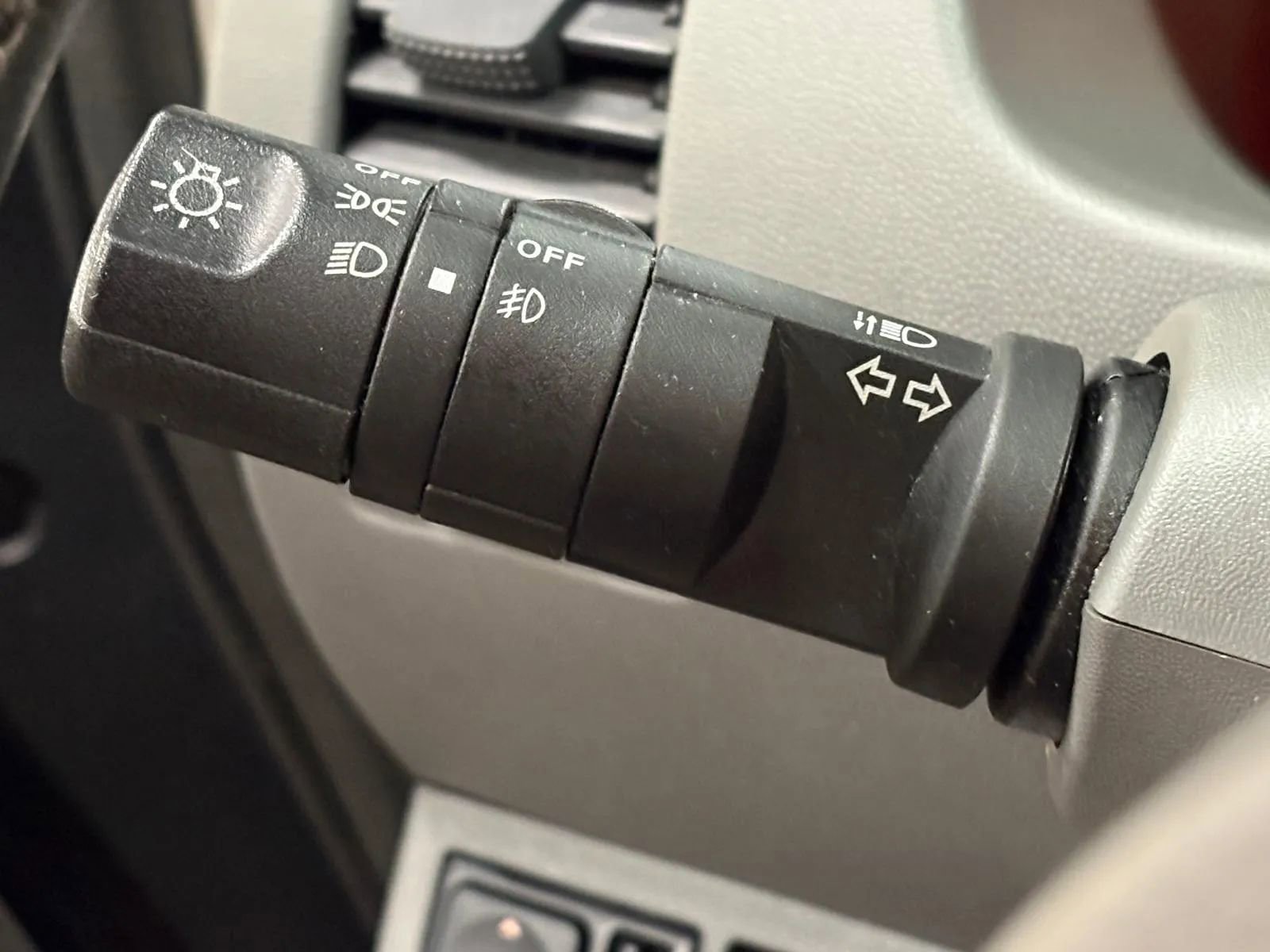 Used 2016 Nissan Frontier SV image 31