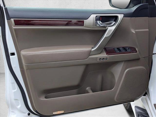 Used 2017 Lexus GX 460 Premium image 14