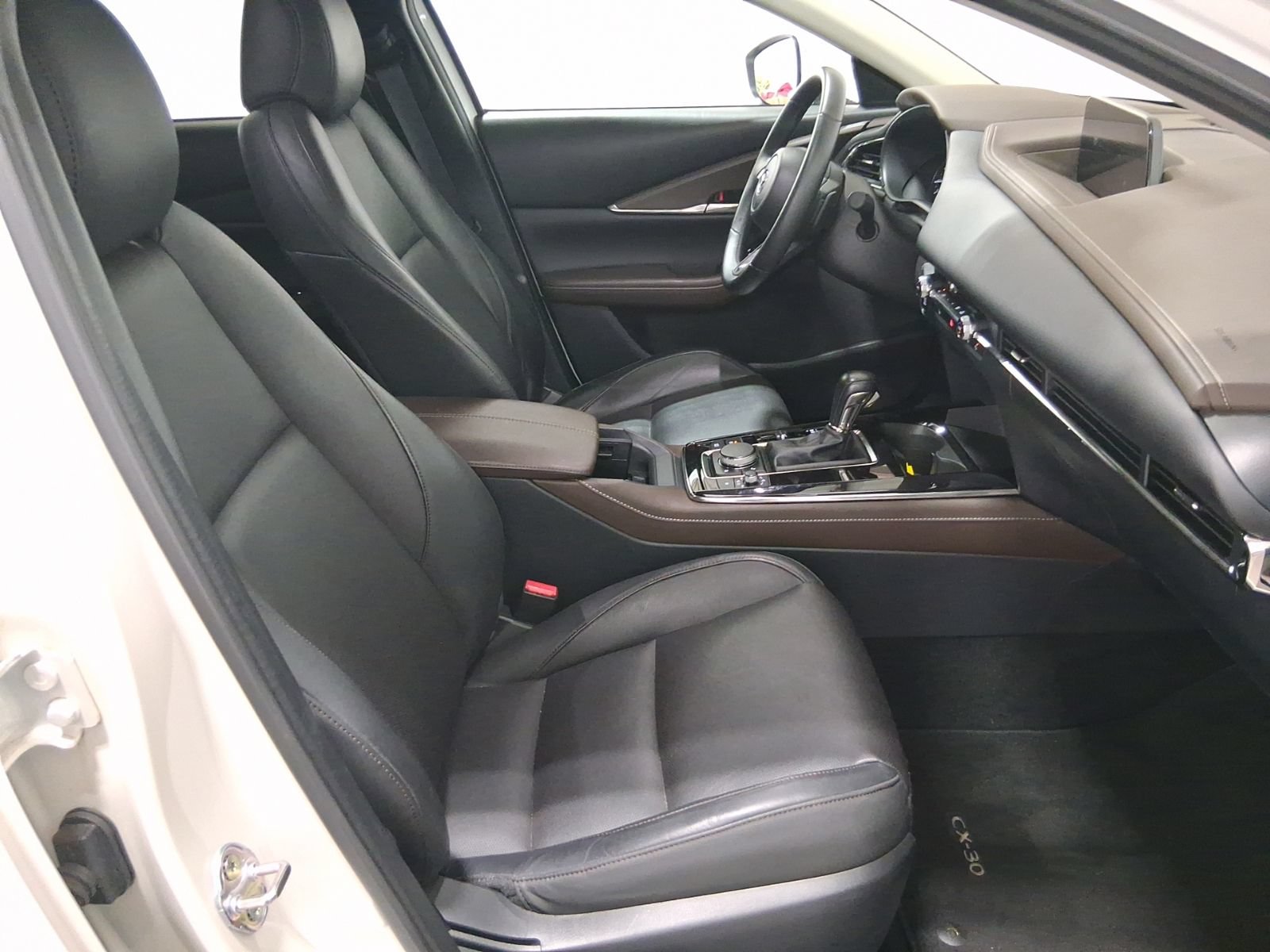 Certified 2025 MAZDA CX-30 AWD 2.5 S w/ Premium Package image 17