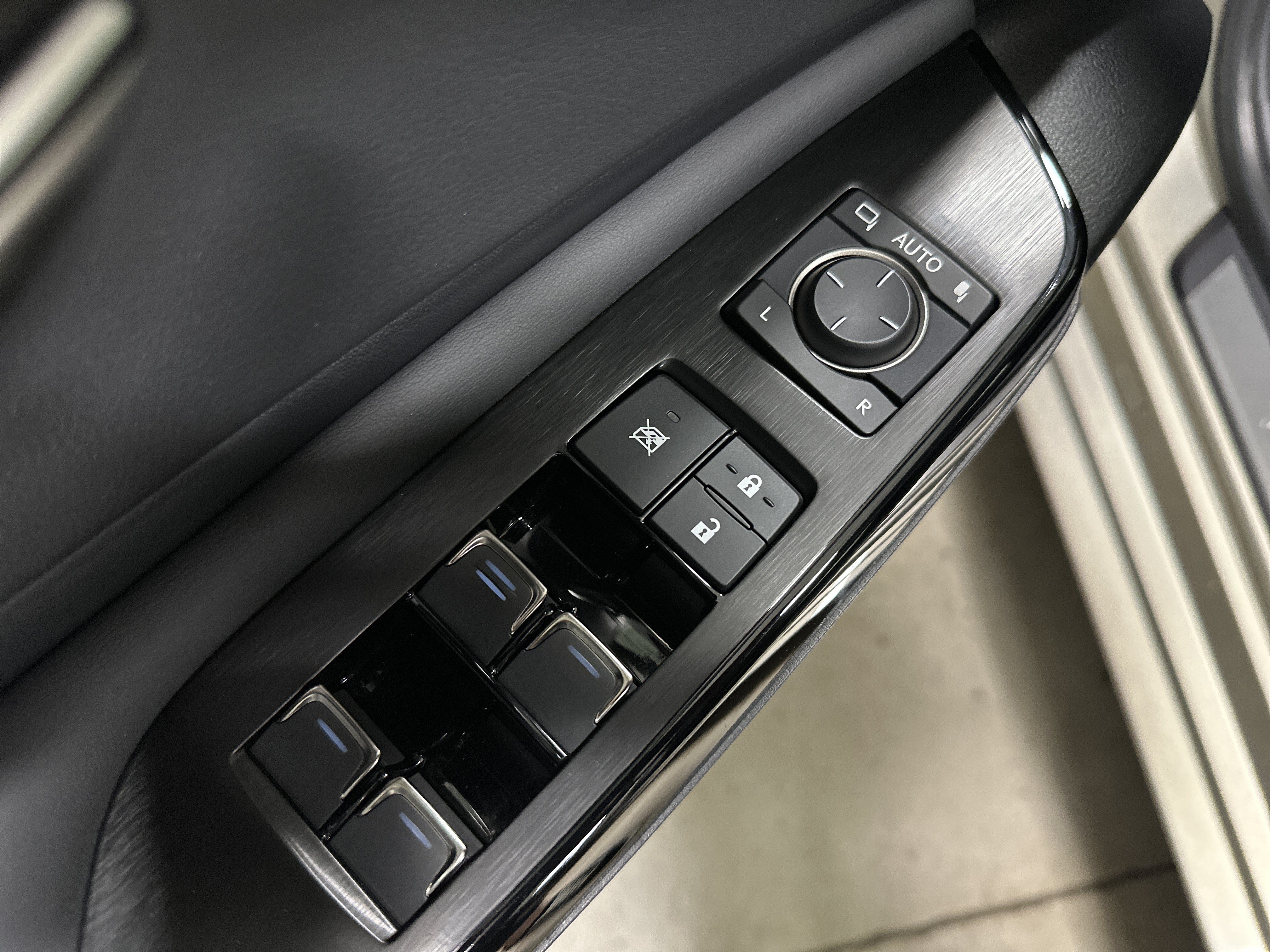 Certified 2023 Lexus ES 350 w/ Premium Package FWD image 17