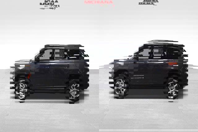 New 2025 Jeep Grand Cherokee L Laredo w/ Luxury Tech Group I