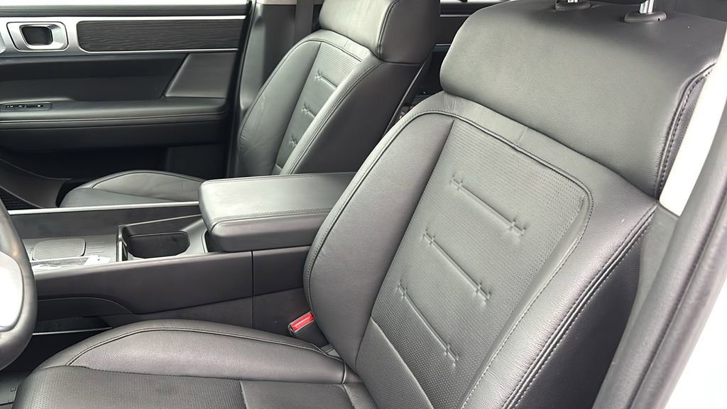Used 2025 Hyundai Santa Fe Limited image 26