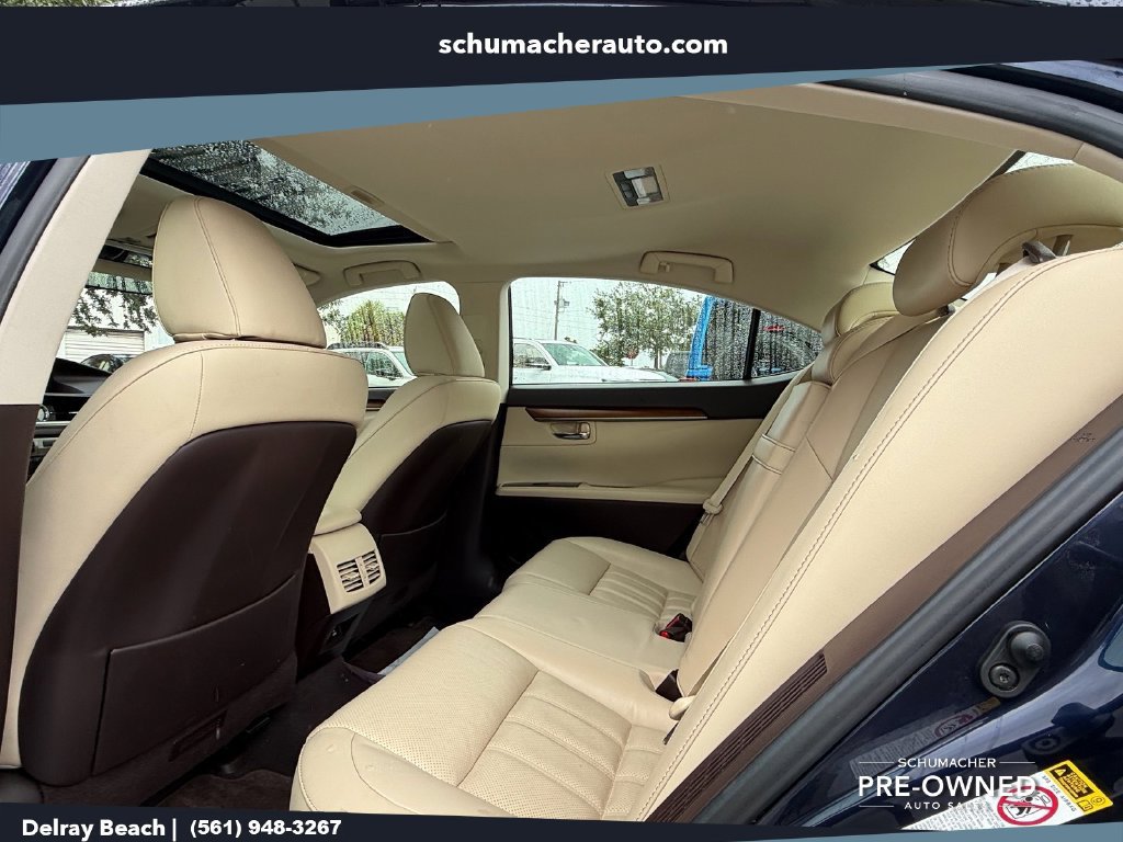 Used 2018 Lexus ES 300h w/ Luxury Package FWD image 12