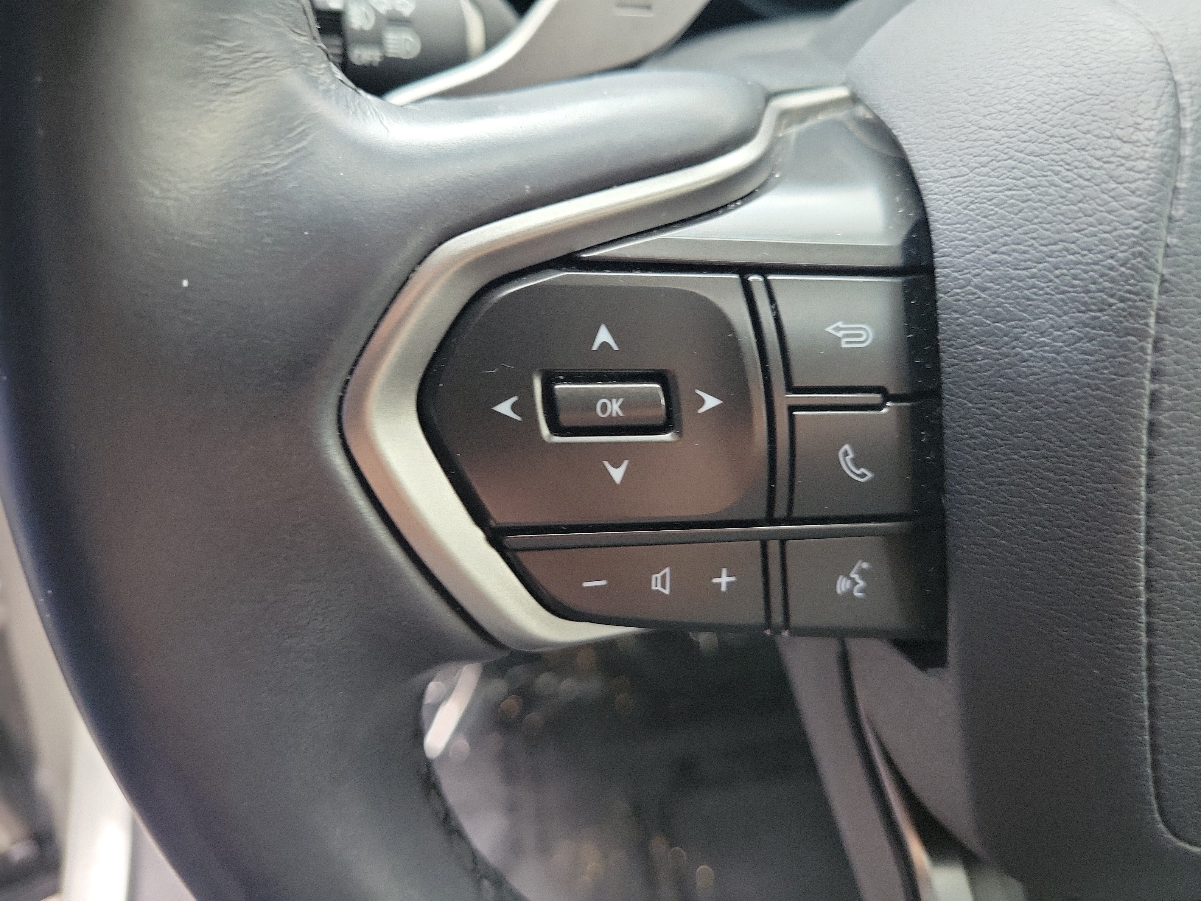 Certified 2024 Lexus NX 250 FWD w/ Towing Package (2000 Lbs) image 26
