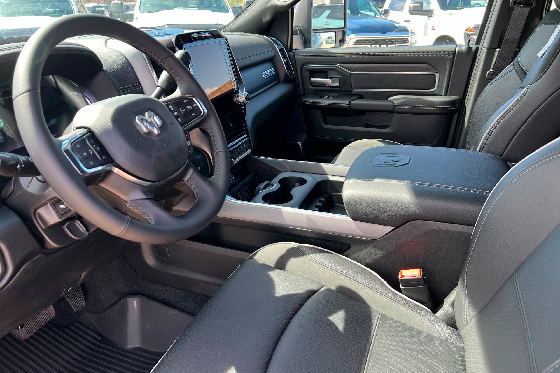 New 2026 RAM 3500 Laramie AWD/4WD image 15