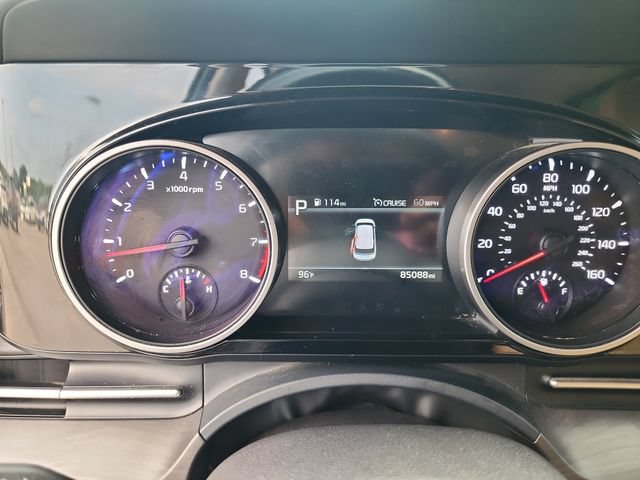 Used 2022 Kia Carnival EX FWD image 13