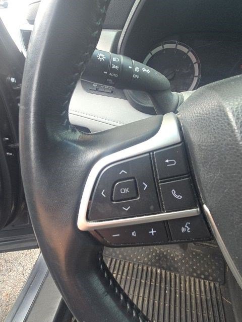 Used 2023 Toyota Highlander LE FWD image 13