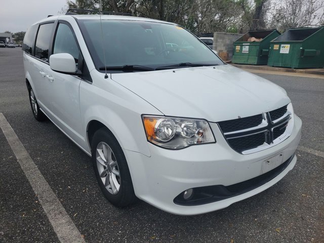 Used 2018 Dodge Grand Caravan SXT image 2