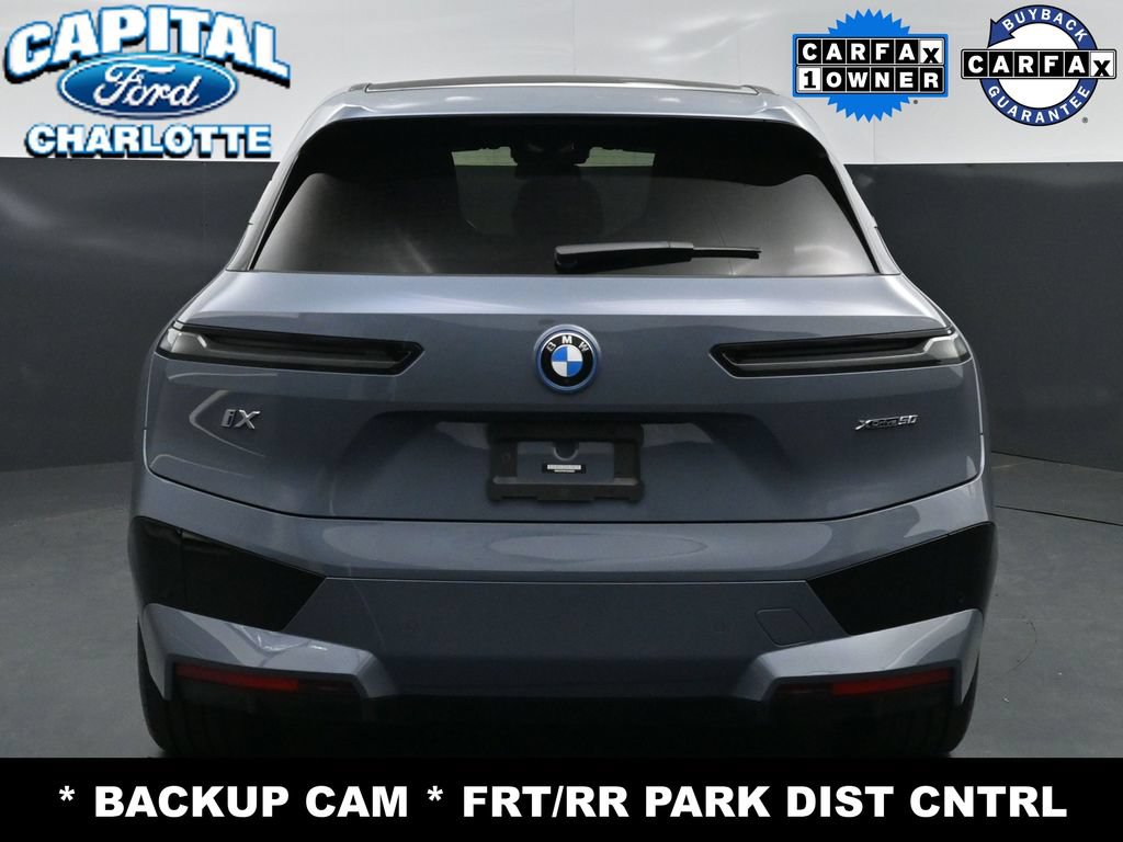 Used 2023 BMW iX xDrive50 w/ Sport Package AWD/4WD image 6