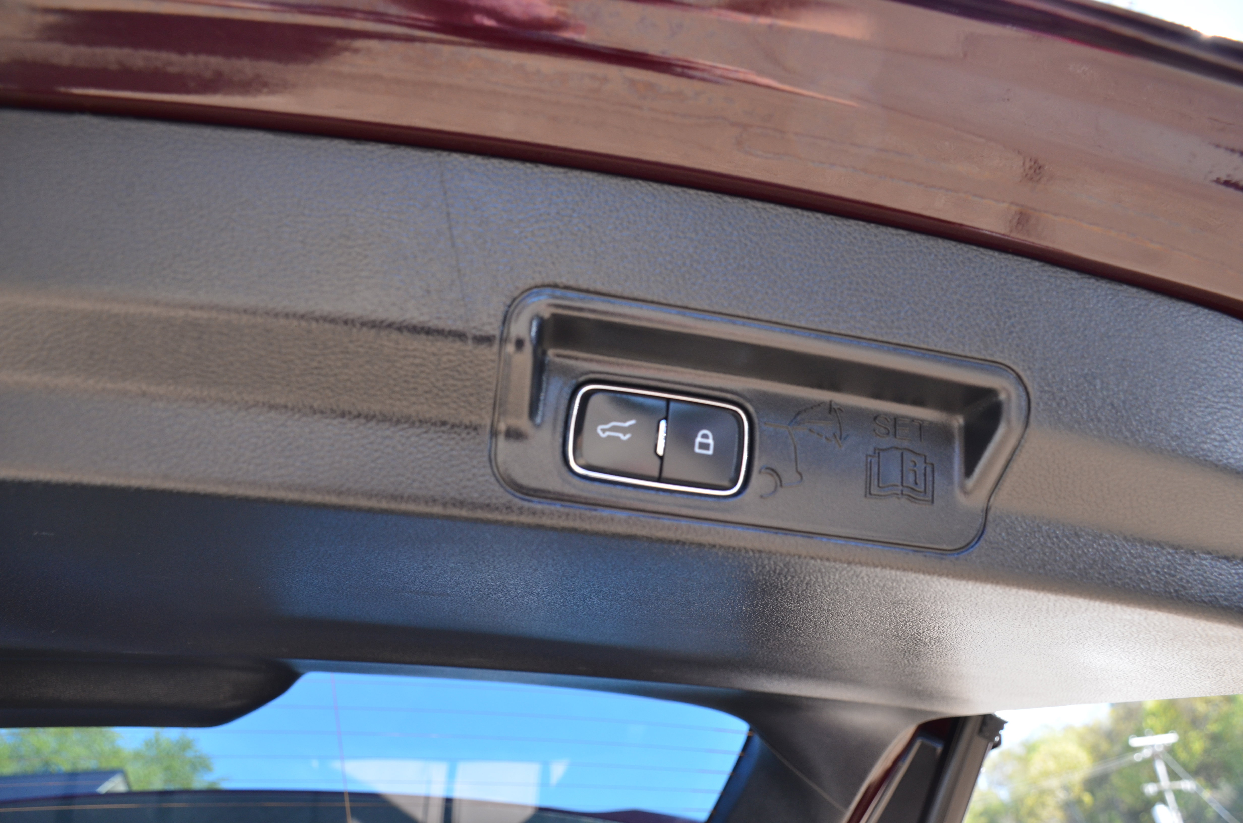 Used 2022 Ford Explorer XLT w/ Equipment Group 202A image 22