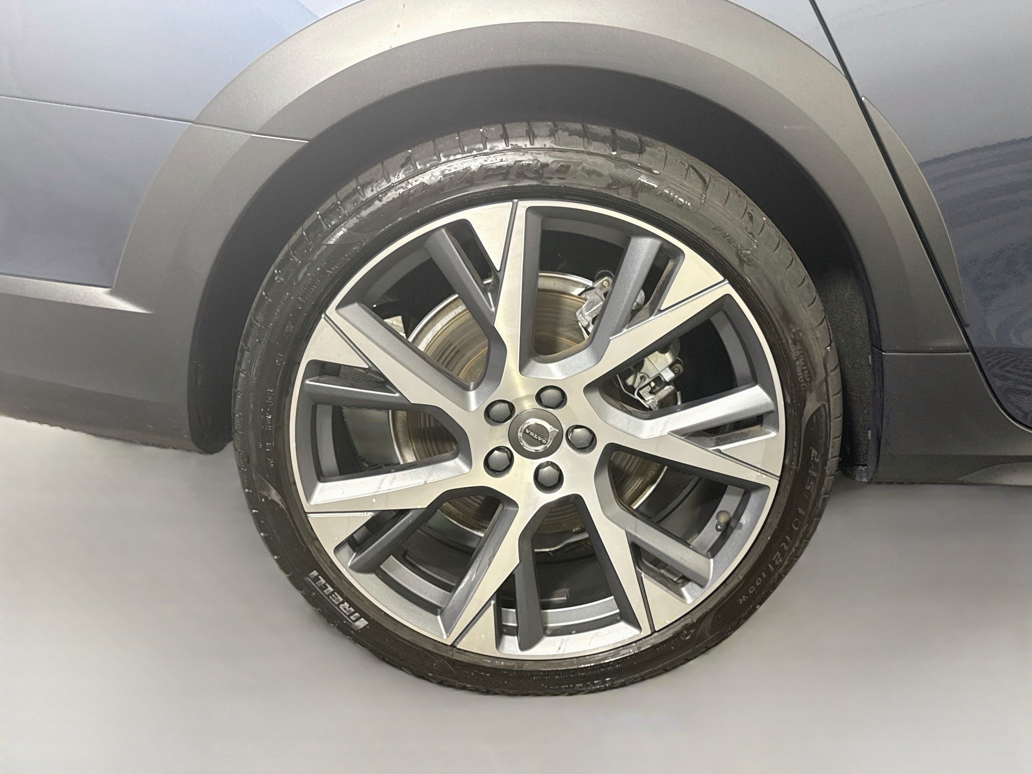 Used 2025 Volvo V90 B6 Cross Country Ultra w/ Protection Package Premier AWD/4WD image 33