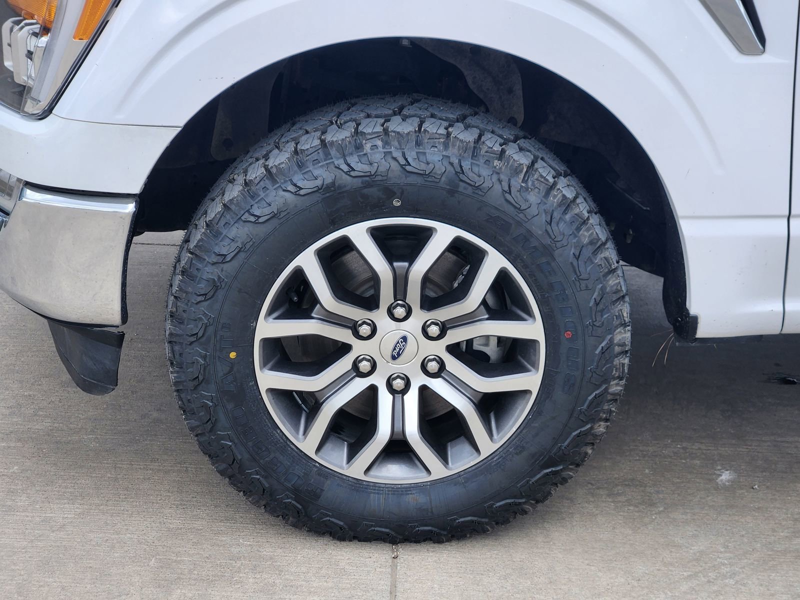 Used 2021 Ford F150 Lariat w/ Equipment Group 501A Mid image 11