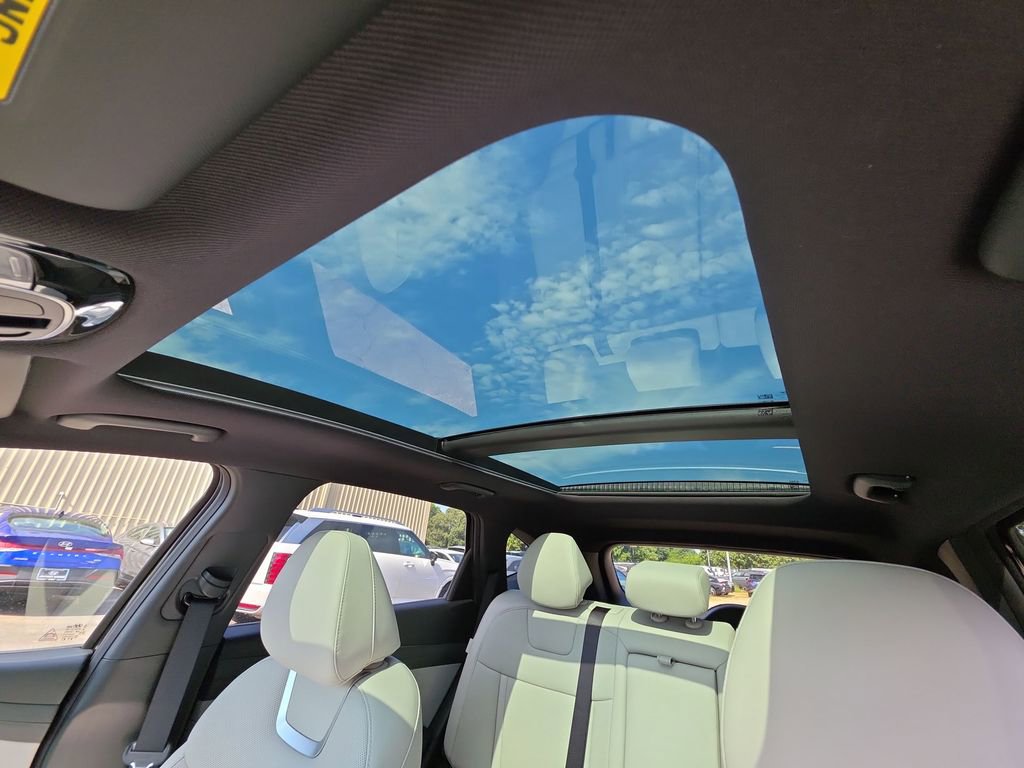 New 2025 Hyundai Tucson Limited image 32