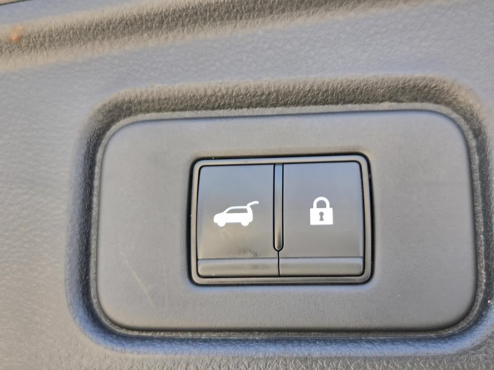 Certified 2025 Nissan Pathfinder SV FWD image 14