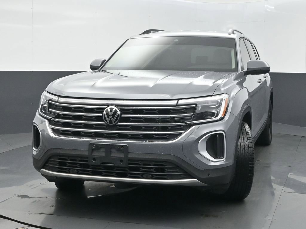 Used 2025 Volkswagen Atlas SE FWD image 3