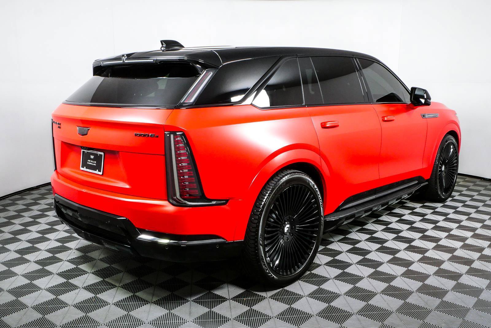 Used 2026 Cadillac Escalade IQ Sport 2 w/ LPO, ONYX Package AWD/4WD image 3
