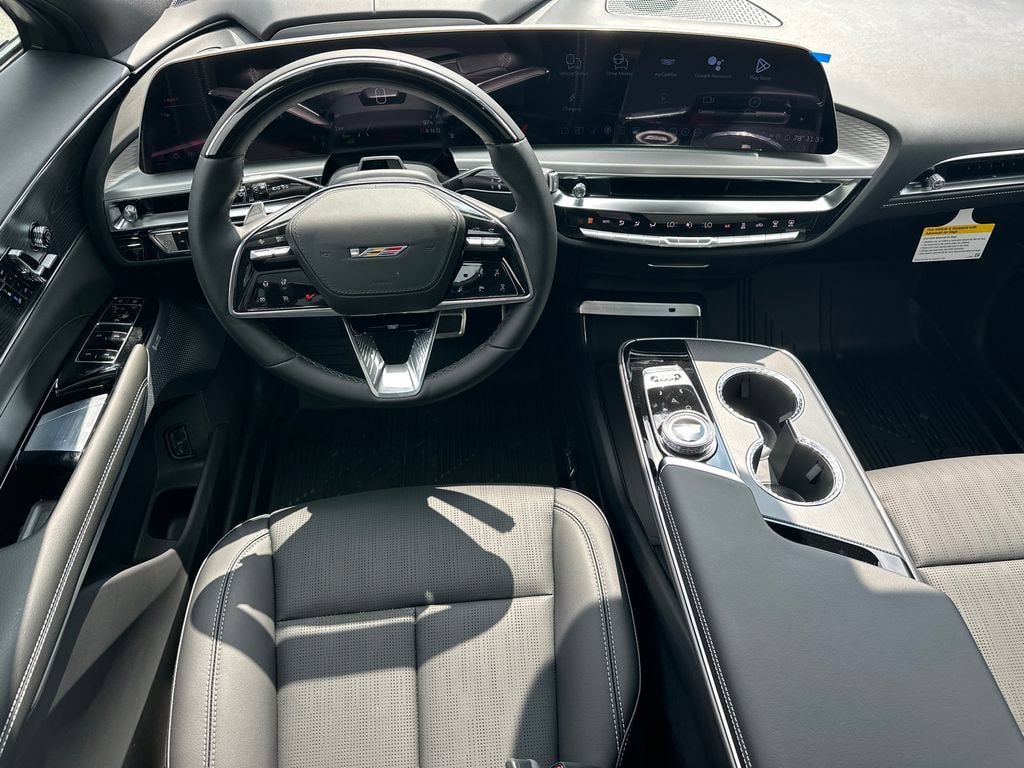 New 2026 Cadillac Lyriq V w/ LPO, Floor Liner Package AWD/4WD image 23