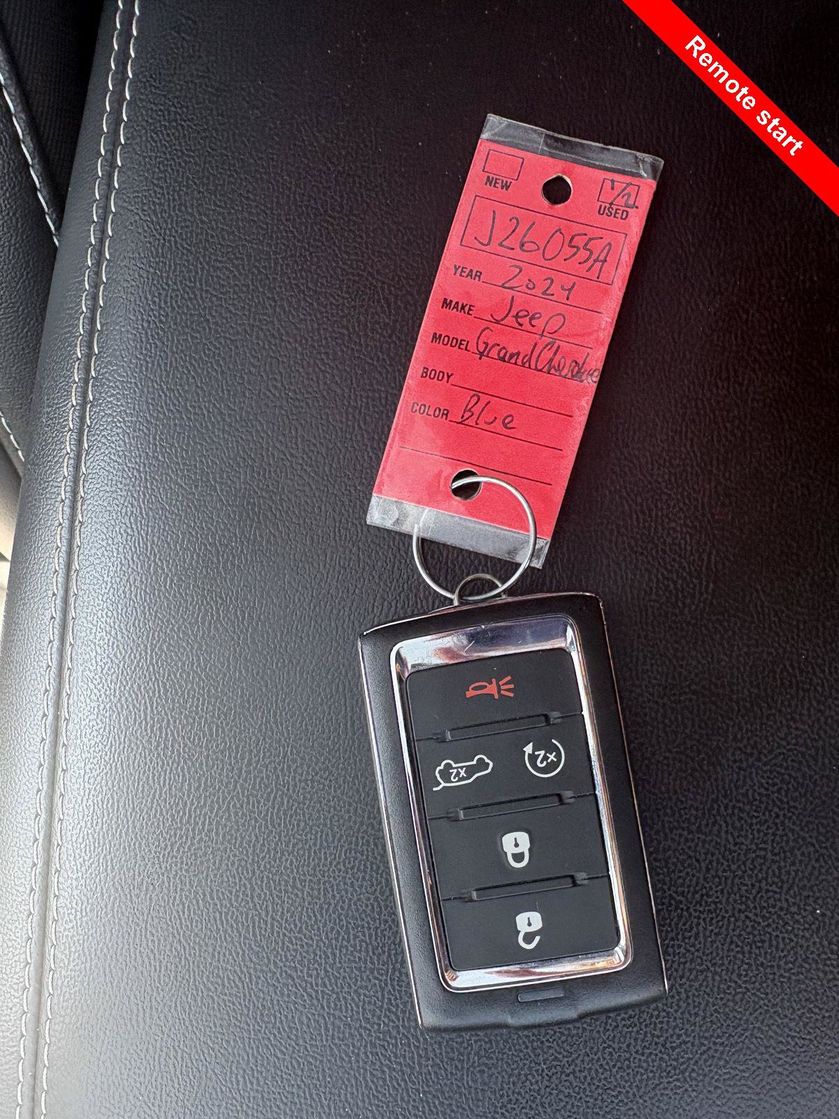 Used 2024 Jeep Grand Cherokee Limited AWD/4WD image 28