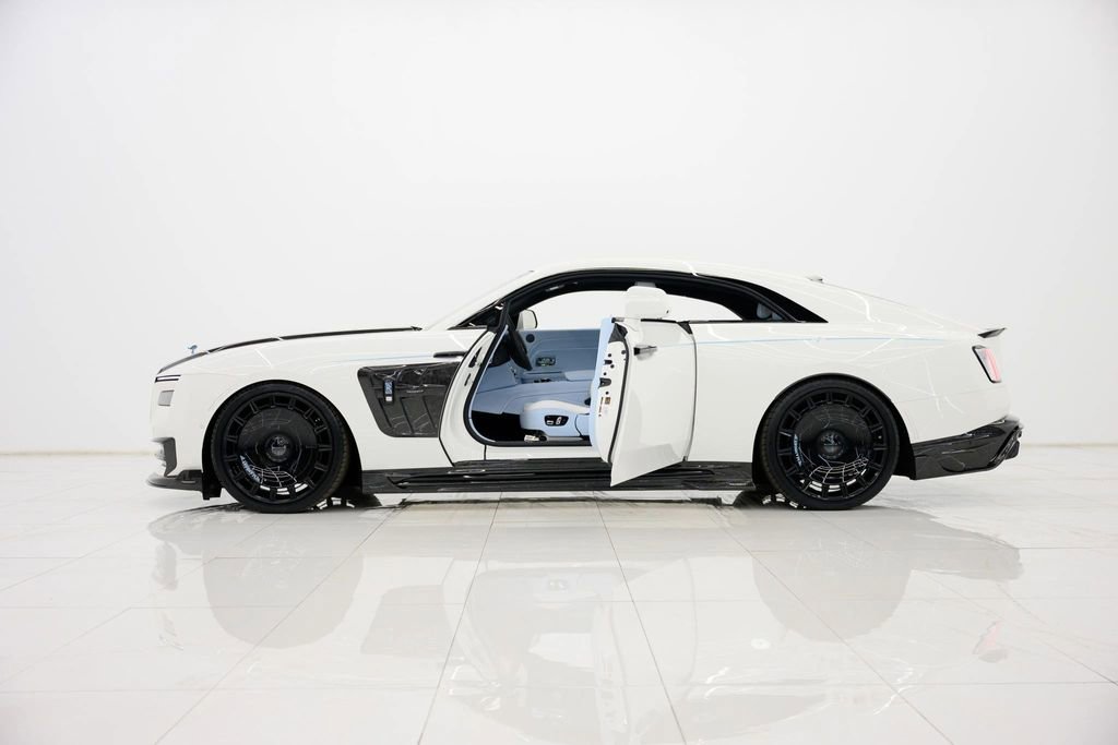 Used 2025 Rolls-Royce Spectre AWD/4WD image 21