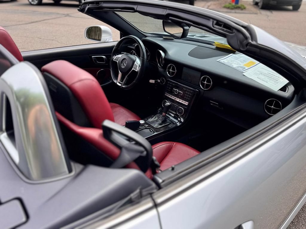 Used 2015 Mercedes-Benz SLK 250 image 30