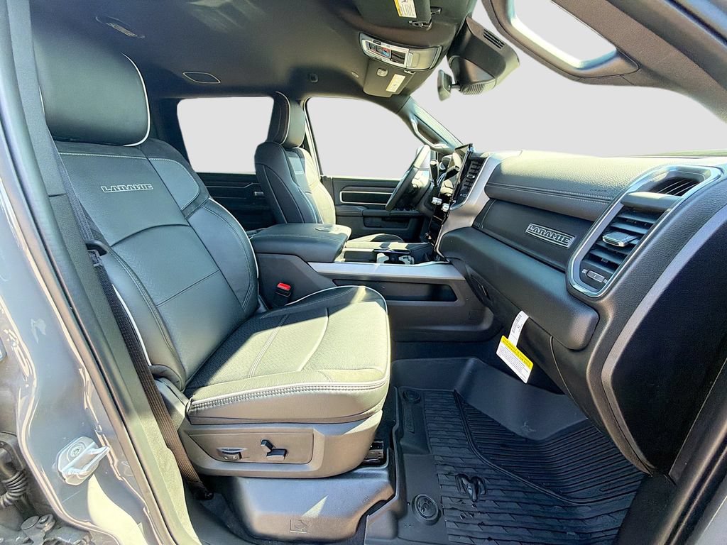 New 2026 RAM 3500 Laramie AWD/4WD image 14