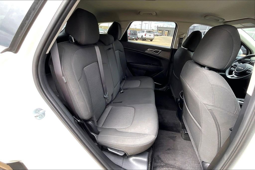 Used 2024 Kia Sportage LX AWD/4WD image 27