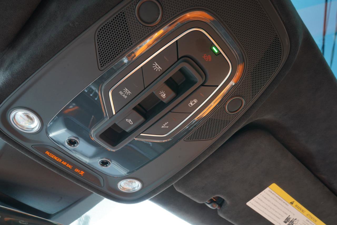 Used 2022 Lamborghini Urus AWD/4WD image 34