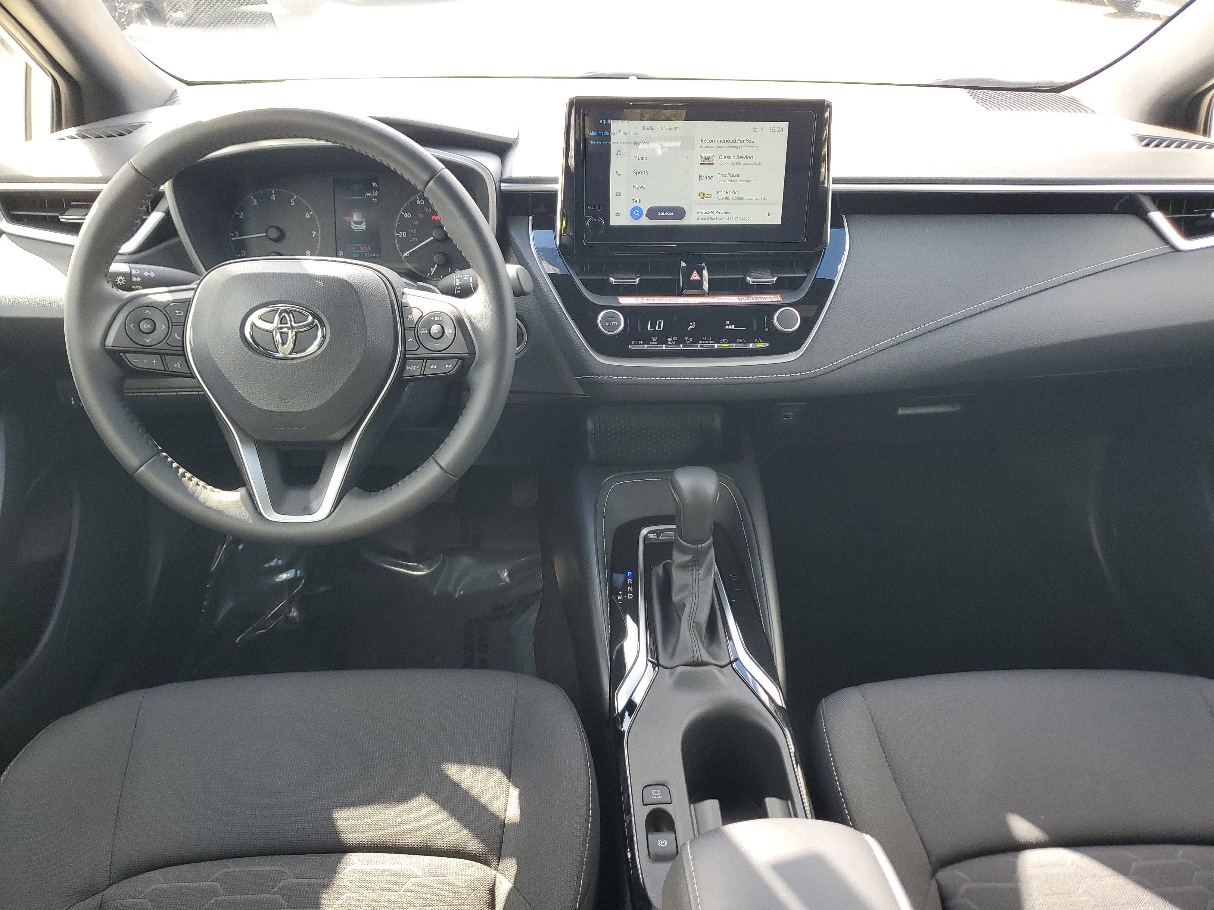 Used 2025 Toyota Corolla SE image 14