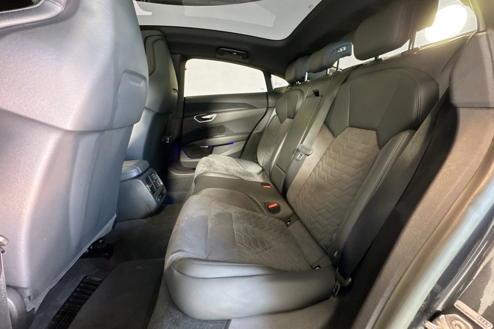 Used 2023 Audi e-tron GT Prestige w/ Prestige Package image 21