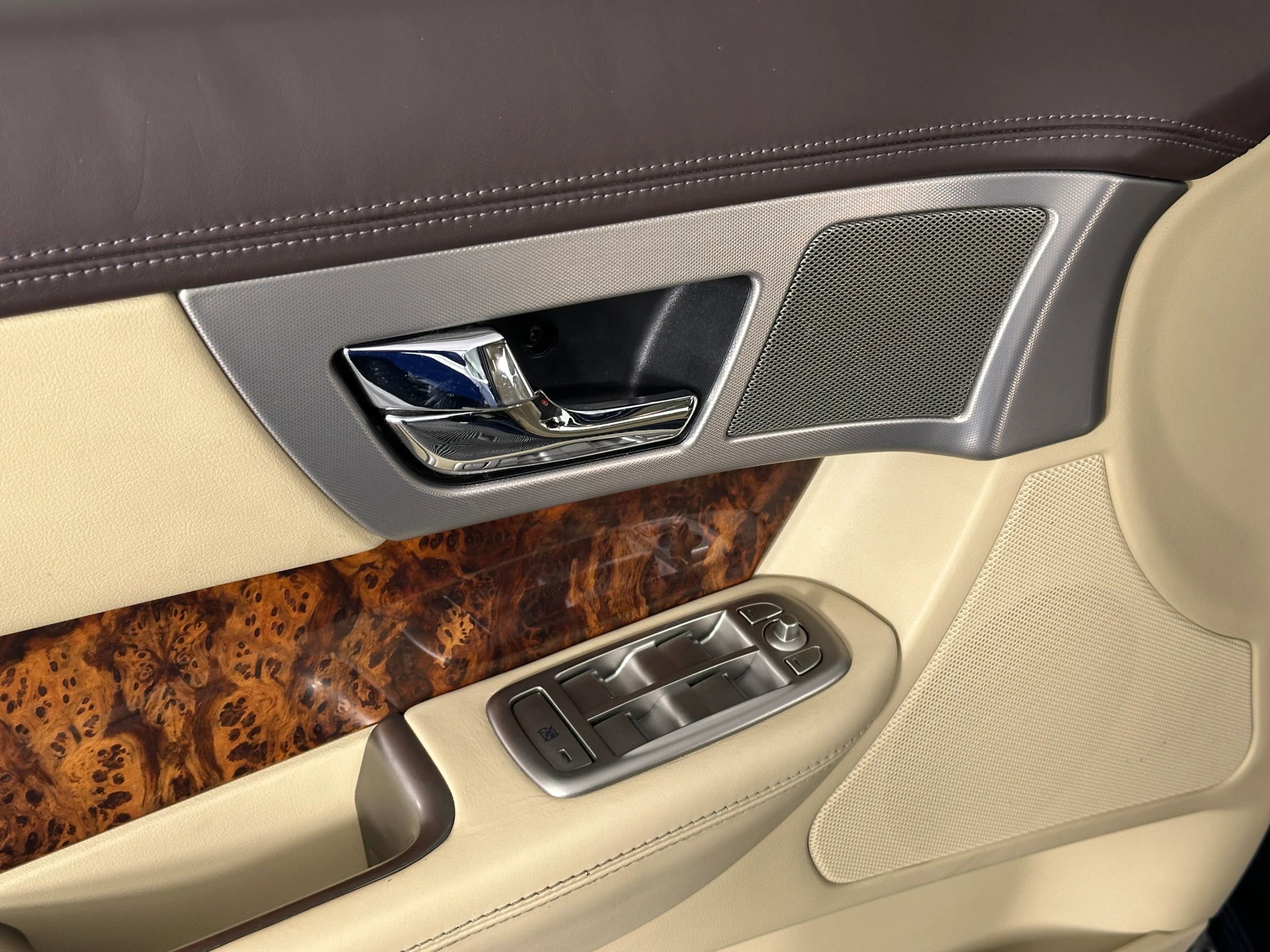 Used 2009 Jaguar XF Premium image 18